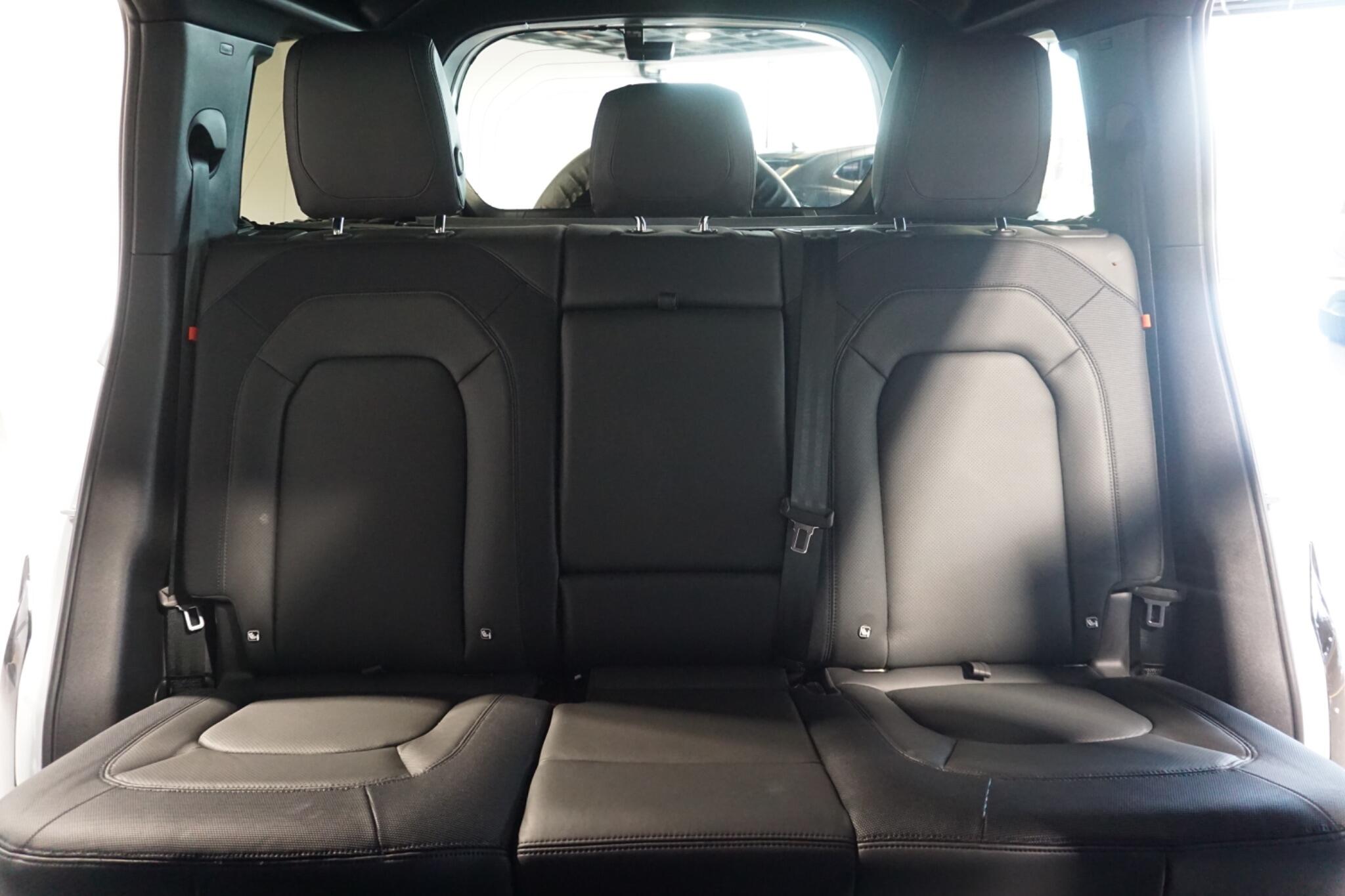 Land Rover Defender 110 2.0 P400e 15.4kWh X-Dynamic HSE SUV 5dr Petrol Plug-in Hybrid Auto 4WD Euro 6 (s/s) (404 ps)